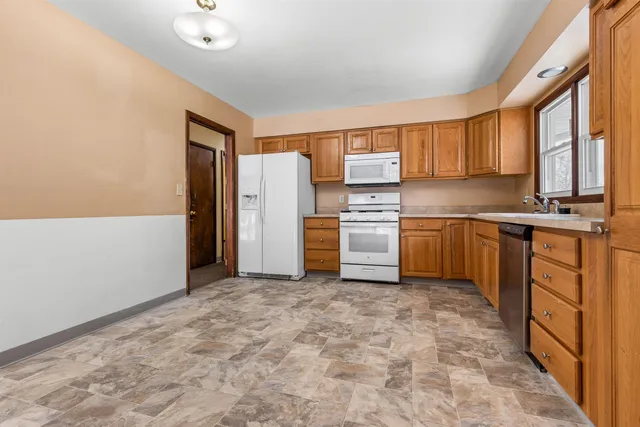 $199,500 | 2035 Stornway Drive, Rockford, IL 61107