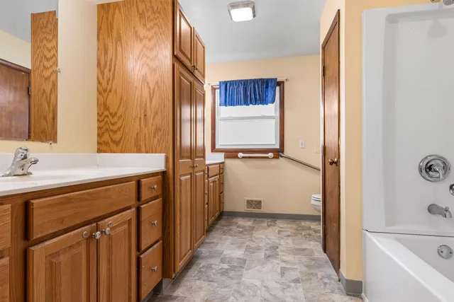 $199,500 | 2035 Stornway Drive, Rockford, IL 61107