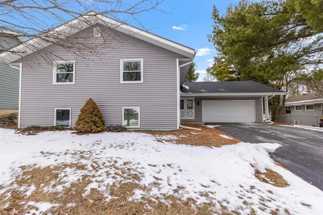 $199,500 | 2035 Stornway Drive, Rockford, IL 61107