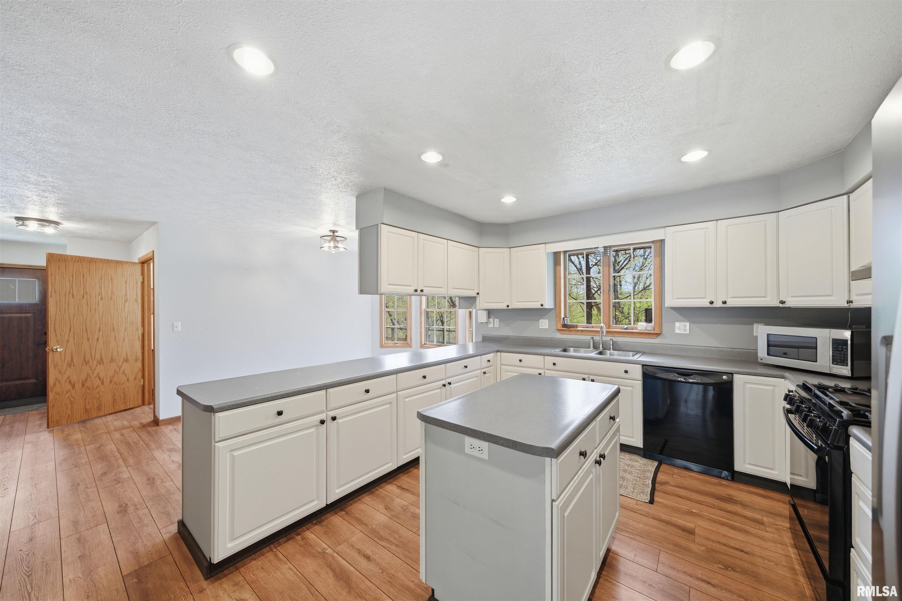 658 Coon Creek Road Metamora, IL 61548 - Photo 10 of 73