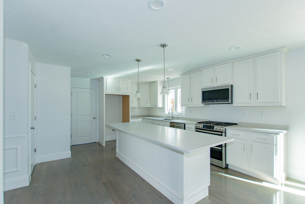 13 Fieldstone Lane Georgetown, MA 01833 - Photo 12 of 30 Gallery Image 12