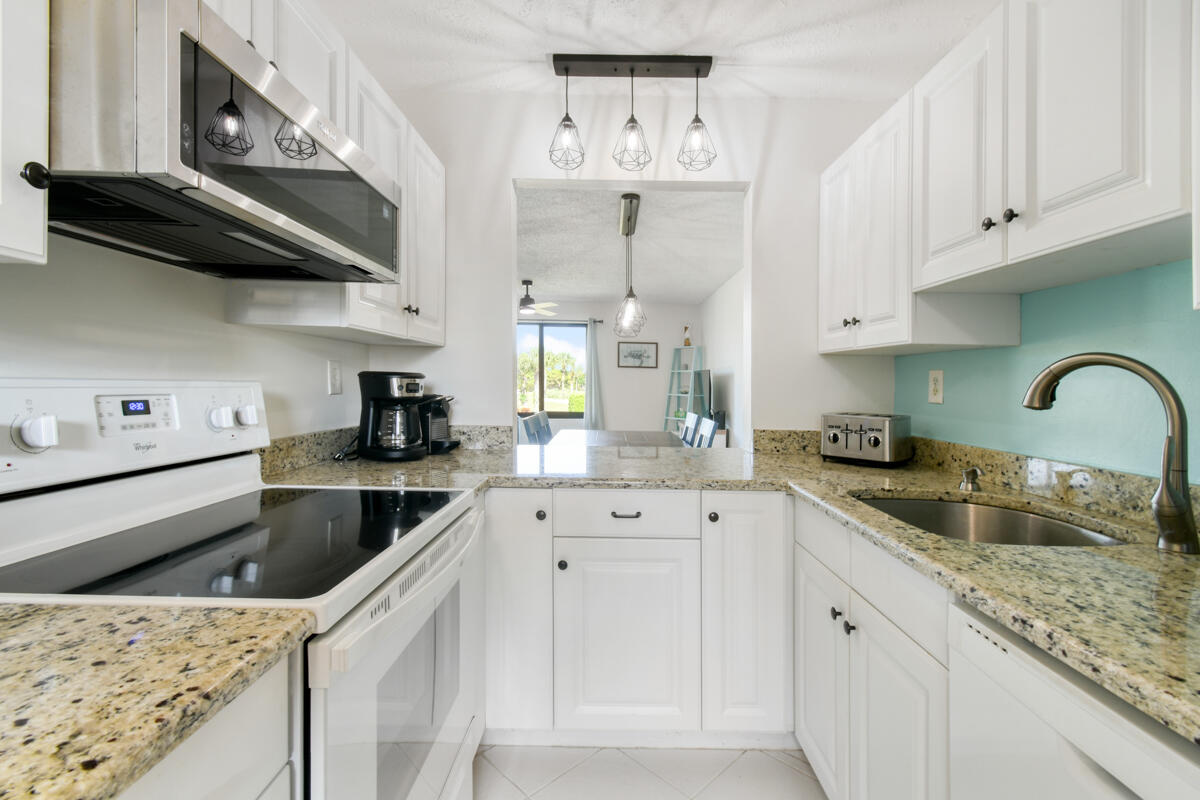 5363 Southeast Miles Grant Road, Unit D203 Stuart, FL 34997 - Photo 18 of 59 DSC_3244