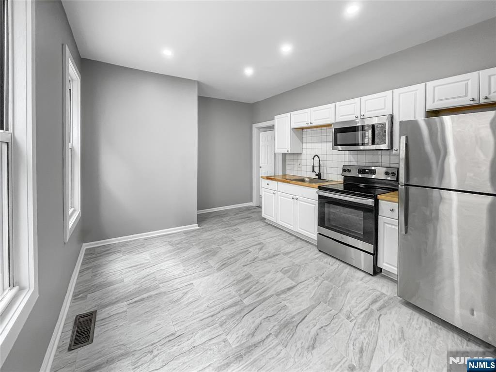 9 Patten Place Newark, NJ 07112 - Photo 6 of 23 Gallery Image 6