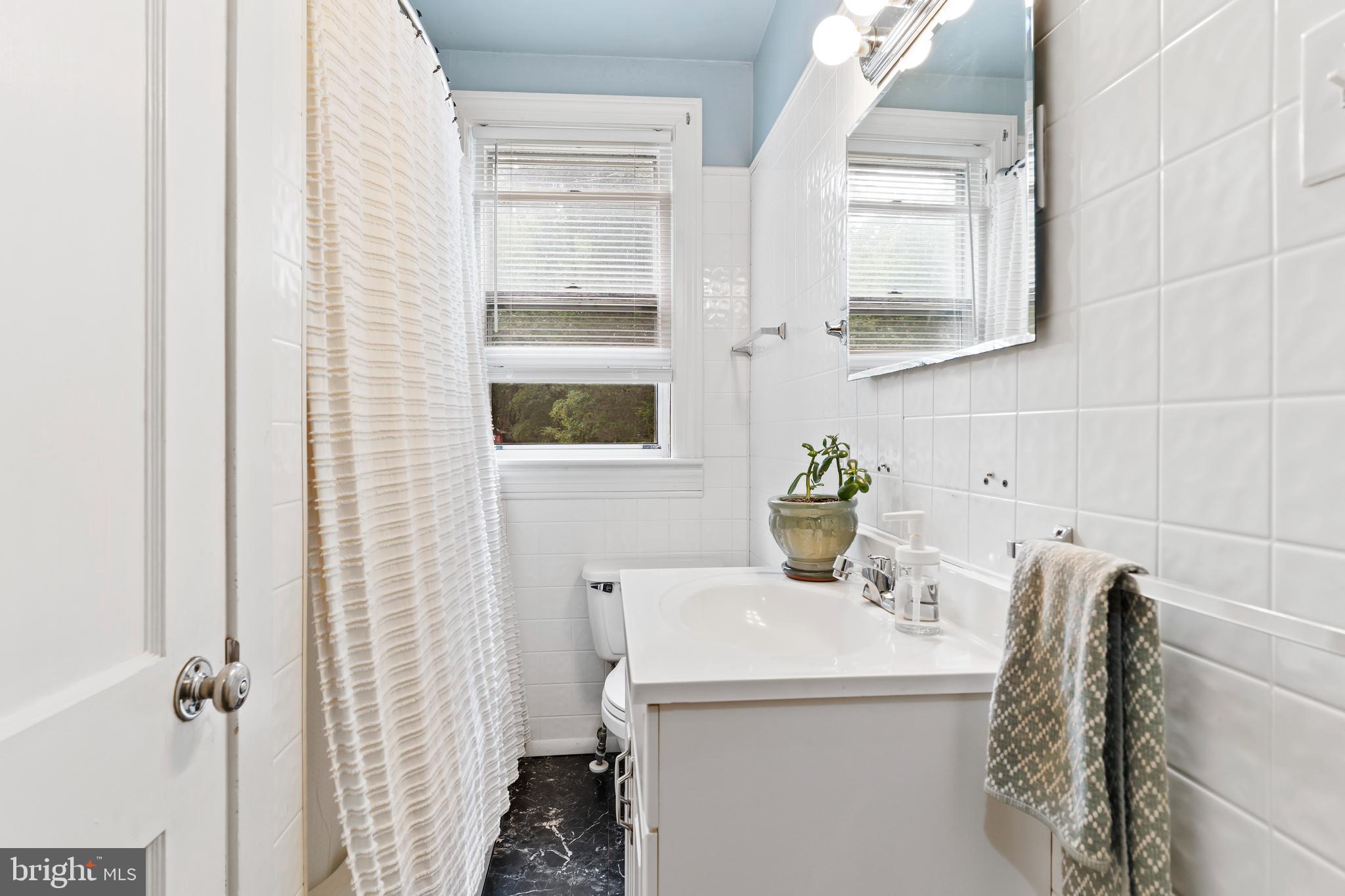553 Green Springs Road York, PA 17406 - Photo 10 of 26 Gallery Image 10