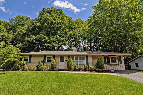 18 Fairbrook Road Framingham, MA 01701 - Photo 1 of 18 Gallery Image 1