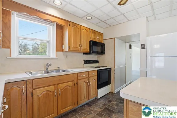 $429,900 | 5220 Freemansburg Avenue, Easton, PA 18045