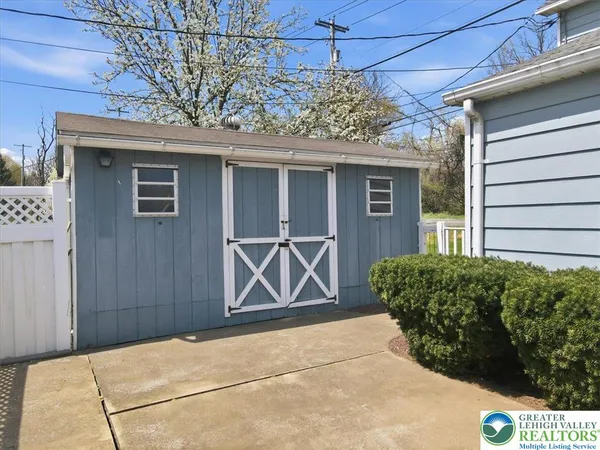 $429,900 | 5220 Freemansburg Avenue, Easton, PA 18045