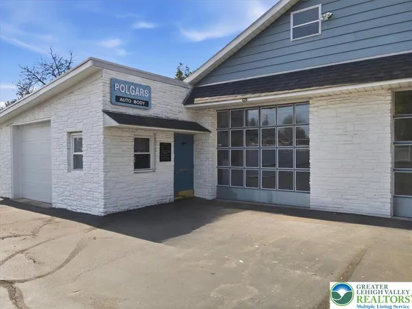 $429,900 | 5220 Freemansburg Avenue, Easton, PA 18045