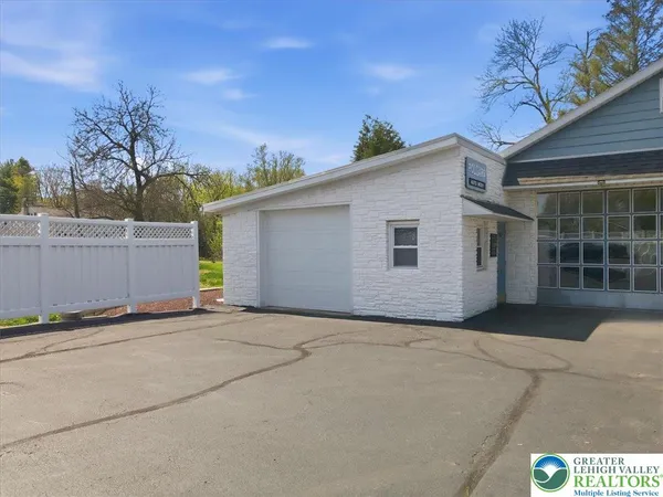 $429,900 | 5220 Freemansburg Avenue, Easton, PA 18045