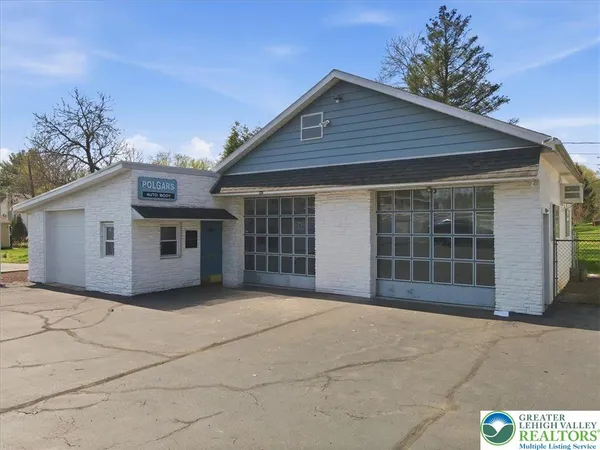 $429,900 | 5220 Freemansburg Avenue, Easton, PA 18045