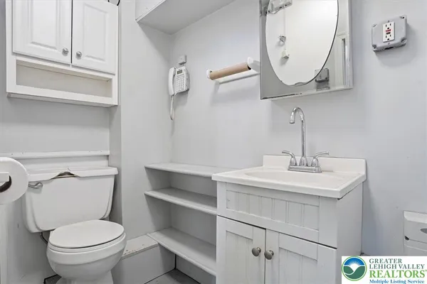 $429,900 | 5220 Freemansburg Avenue, Easton, PA 18045