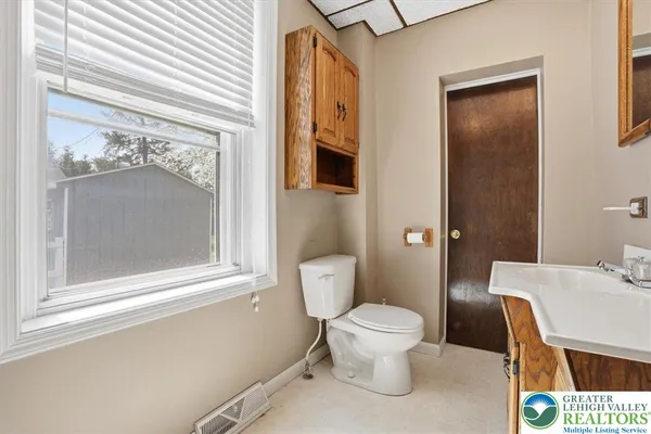 $429,900 | 5220 Freemansburg Avenue, Easton, PA 18045