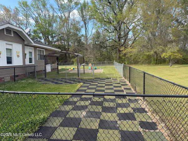 $130,000 | 98 Joy Lane, Benton, MS 39039