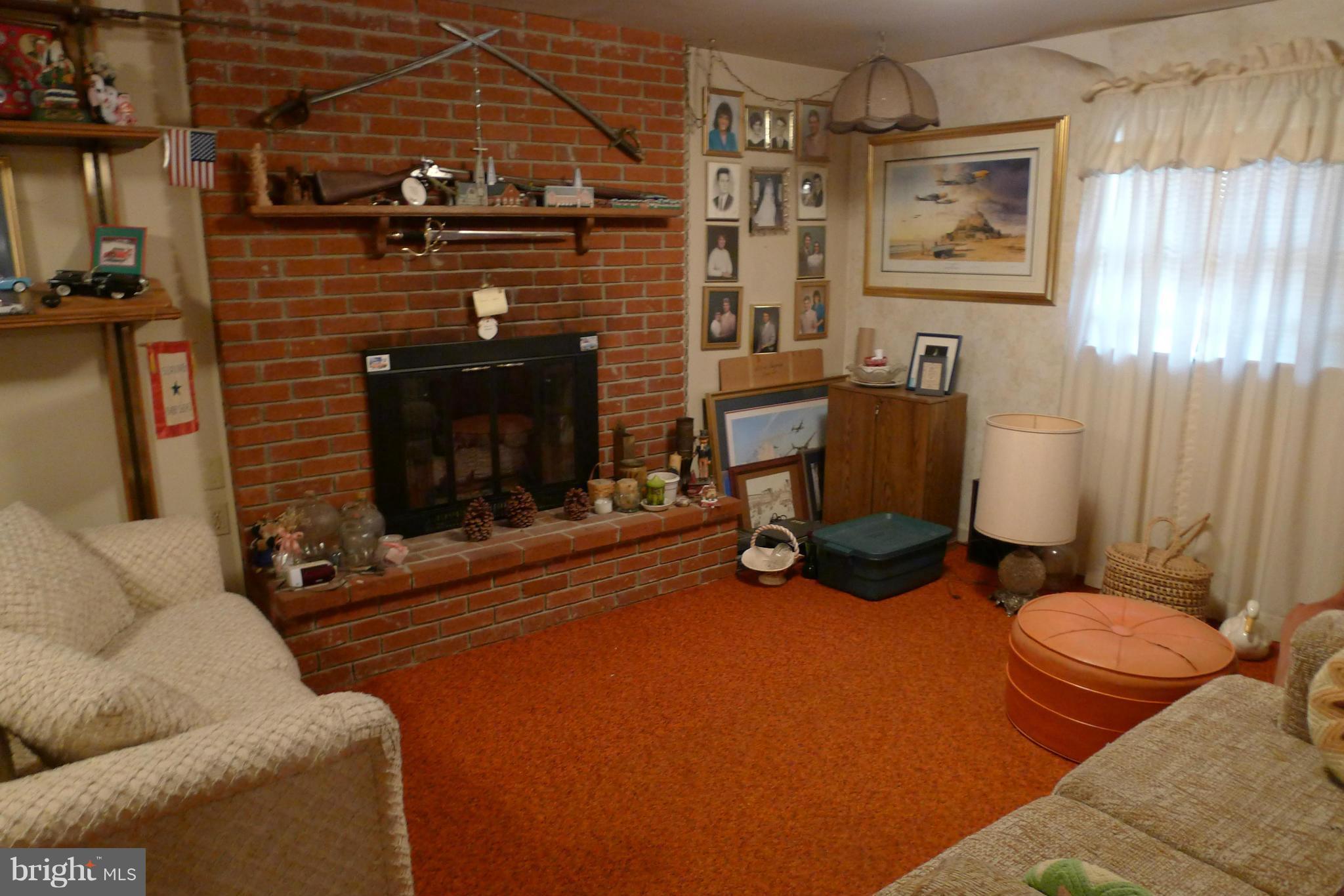 412 Landis Road Hagerstown, MD 21740 - Photo 17 of 27 Family Room