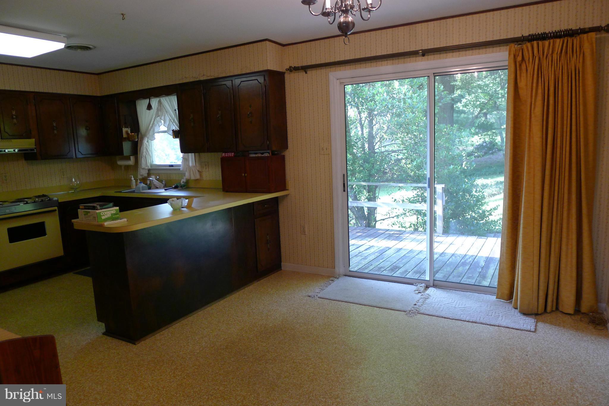 412 Landis Road Hagerstown, MD 21740 - Photo 7 of 27 Kitchen
