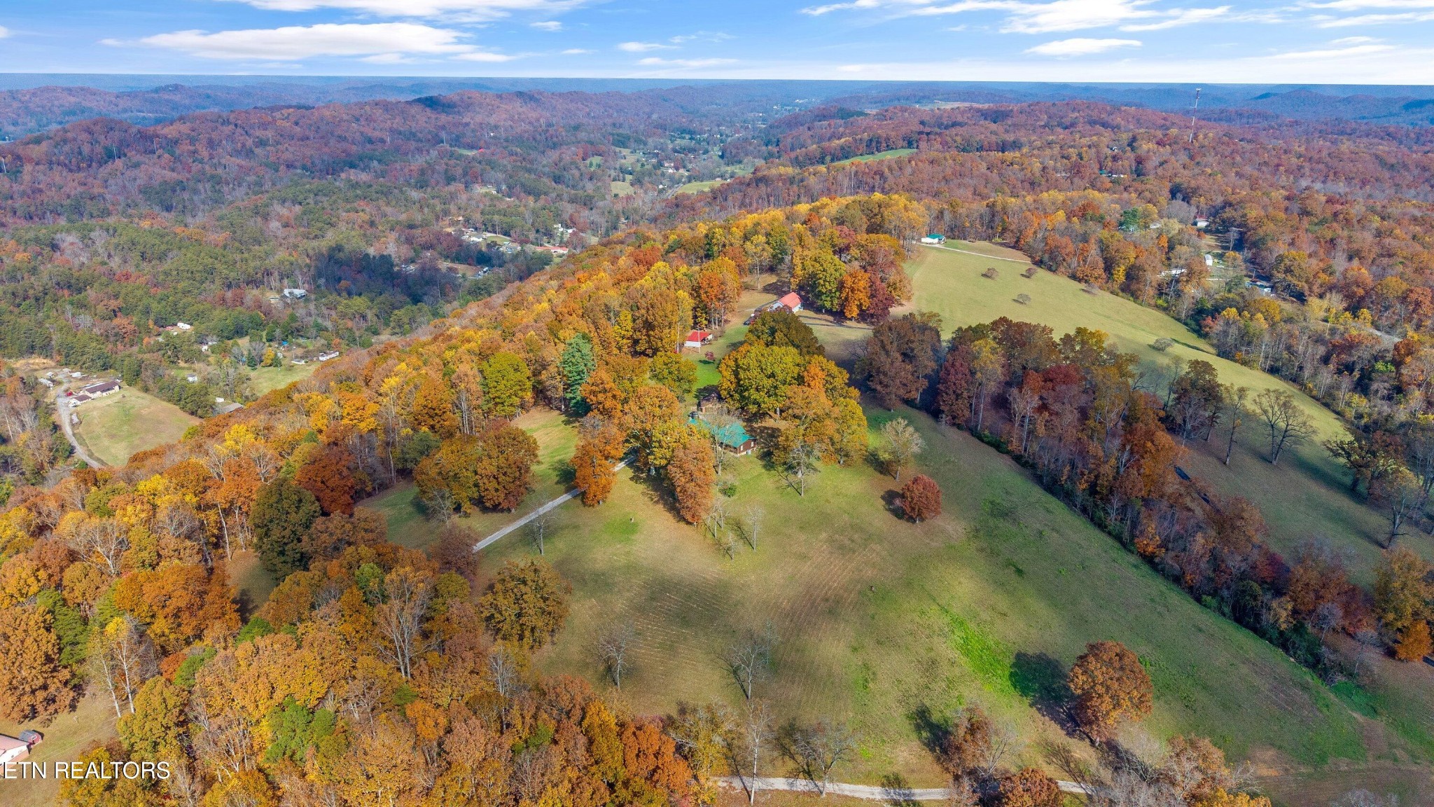 235 Davidson Hollow Road Heiskell, TN 37754 - Photo 24 of 43 a view of city and mountain