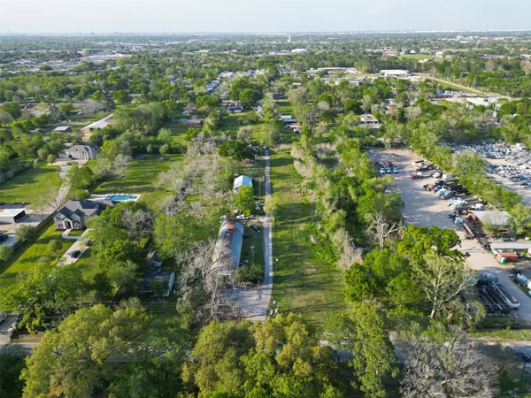 $250,000 | 729 Crenshaw Road, Houston, TX 77504