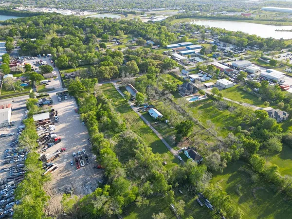 $250,000 | 729 Crenshaw Road, Houston, TX 77504