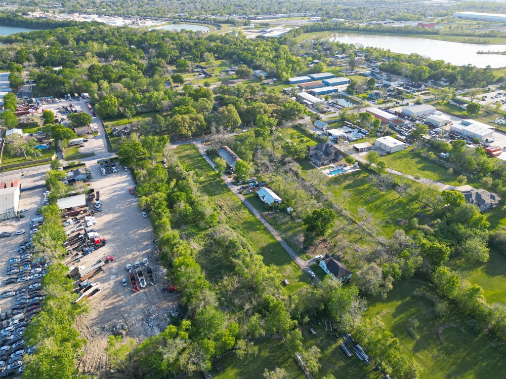 729 Crenshaw Road Houston, TX 77504 - Photo 6 of 7