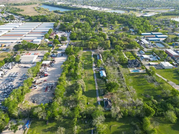 $250,000 | 729 Crenshaw Road, Houston, TX 77504