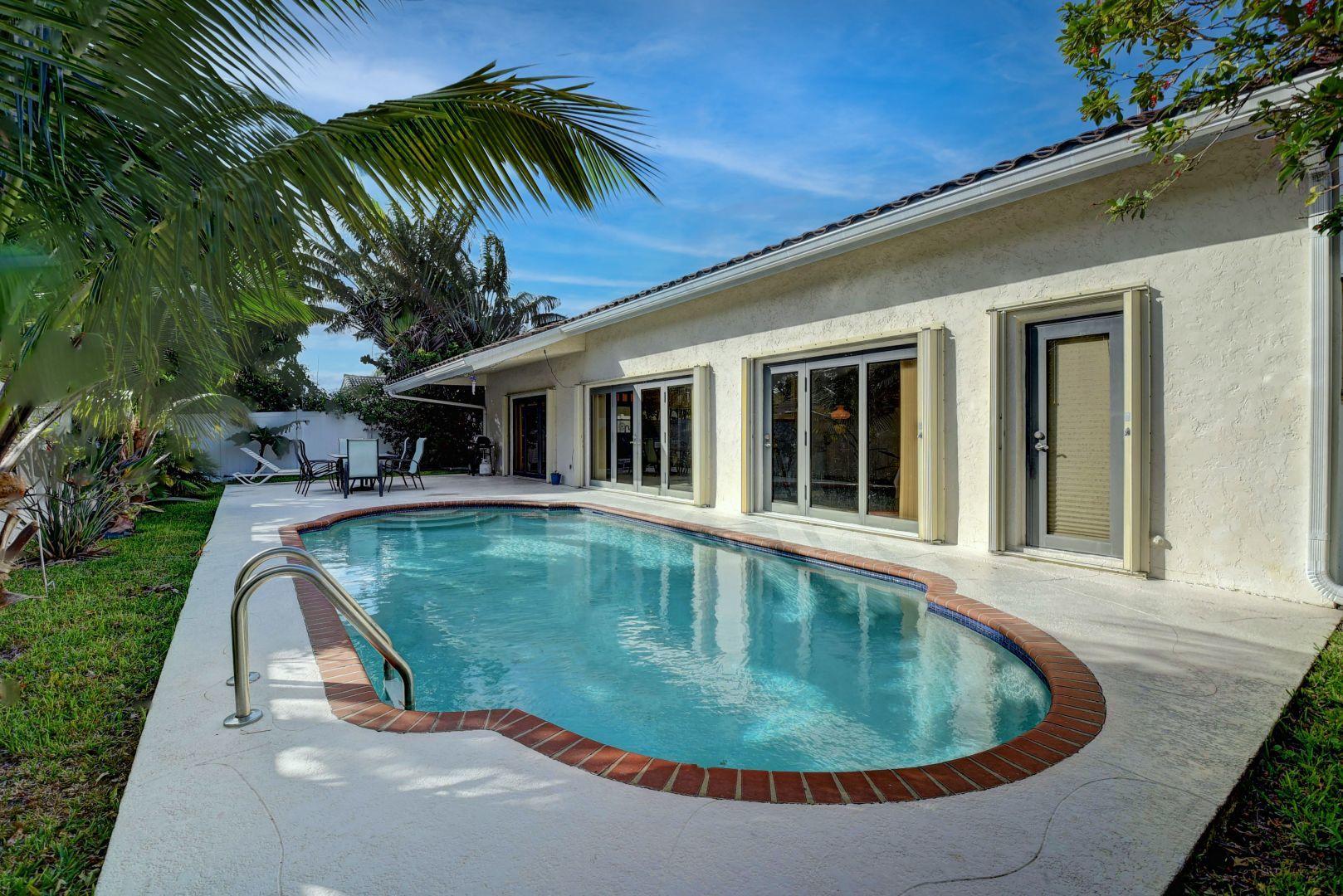 314 Sequoia Lane Boca Raton, FL 33487 - Photo 22 of 38 Pool