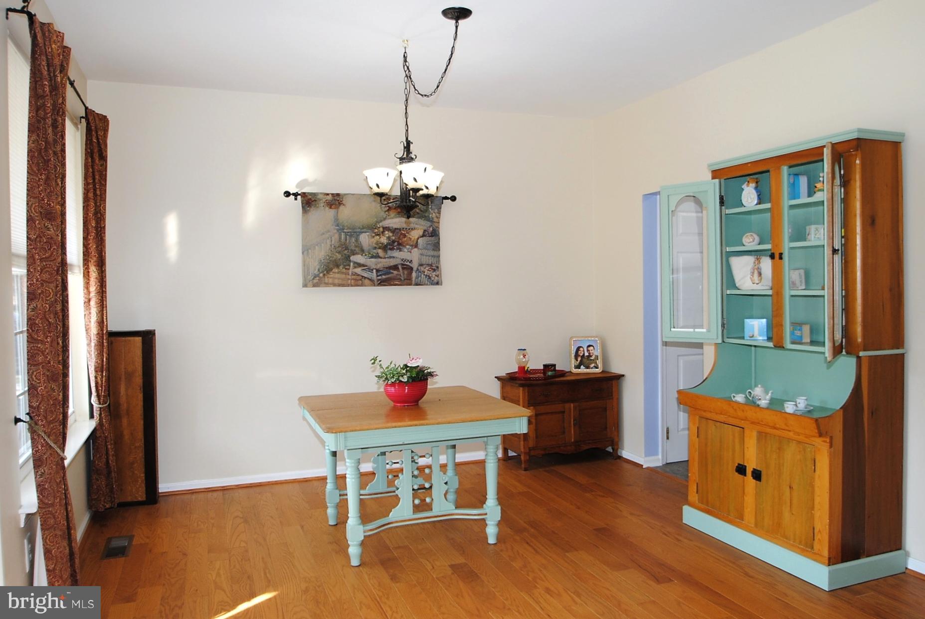 21 Doolin Bay Drive Bear, DE 19701 - Photo 12 of 82 View from stairs to main living room