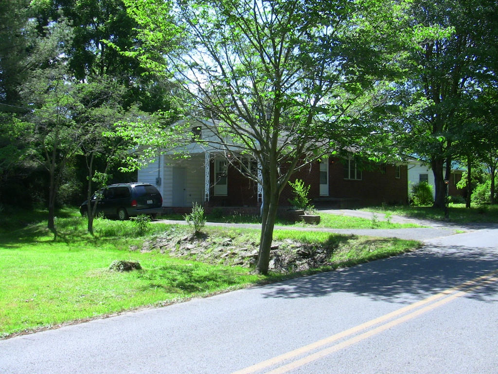 509 Balmoral Road Middlesboro, KY 40965 - Photo 32 of 36 IMG_2457 (1024x768)