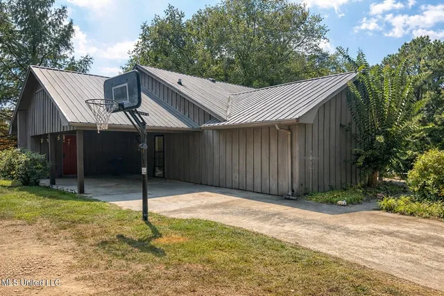 $135,000 | 1403 Hunter Creek Road, Charleston, MS 38921