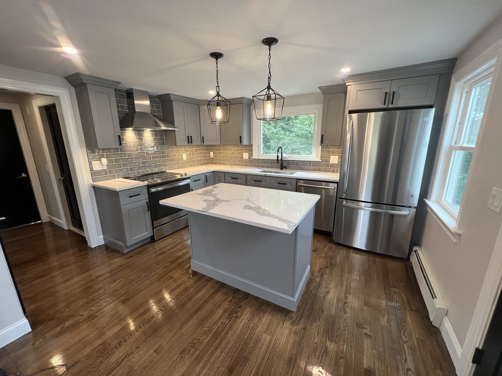 65 Appleton Street Saugus, MA 01906 - Photo 9 of 34 Gallery Image 9