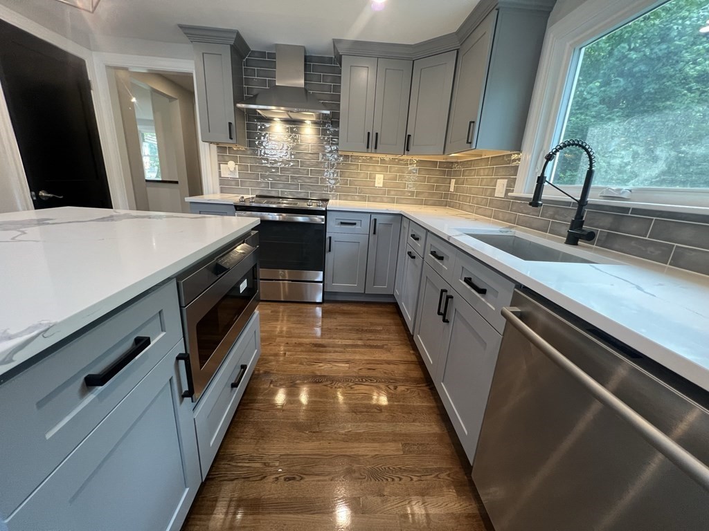 65 Appleton Street Saugus, MA 01906 - Photo 10 of 34 Gallery Image 10