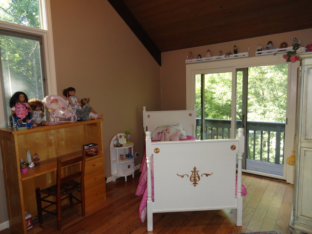 4012 Oak Ridge Road Crystal Lake, IL 60012 - Photo 11 of 24 a view of a kitchen with furniture and wooden floor