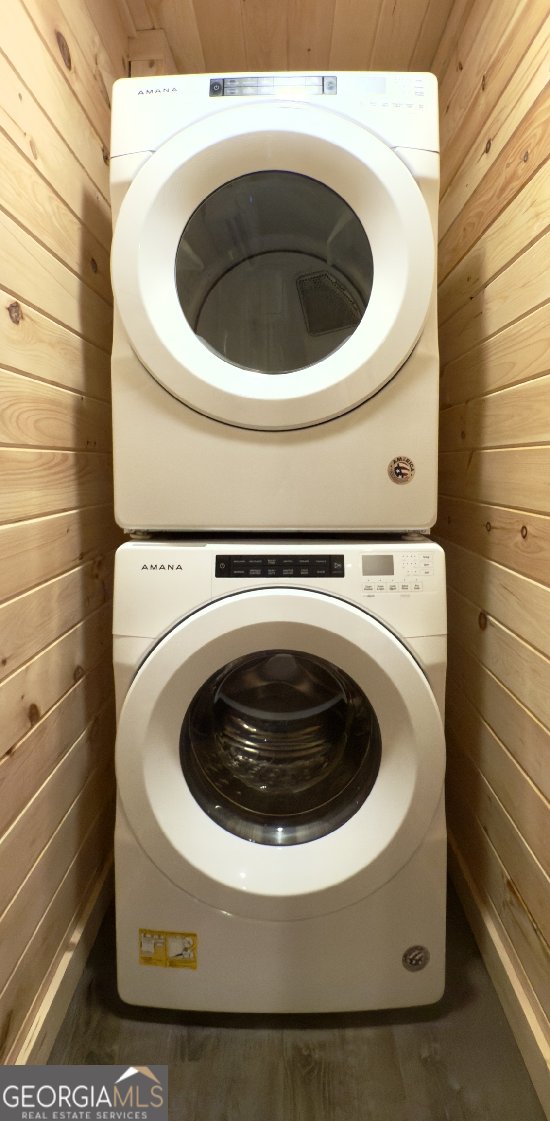 469 Vista View Place Cleveland, GA 30528 - Photo 26 of 39 a utility room with dryer and washer