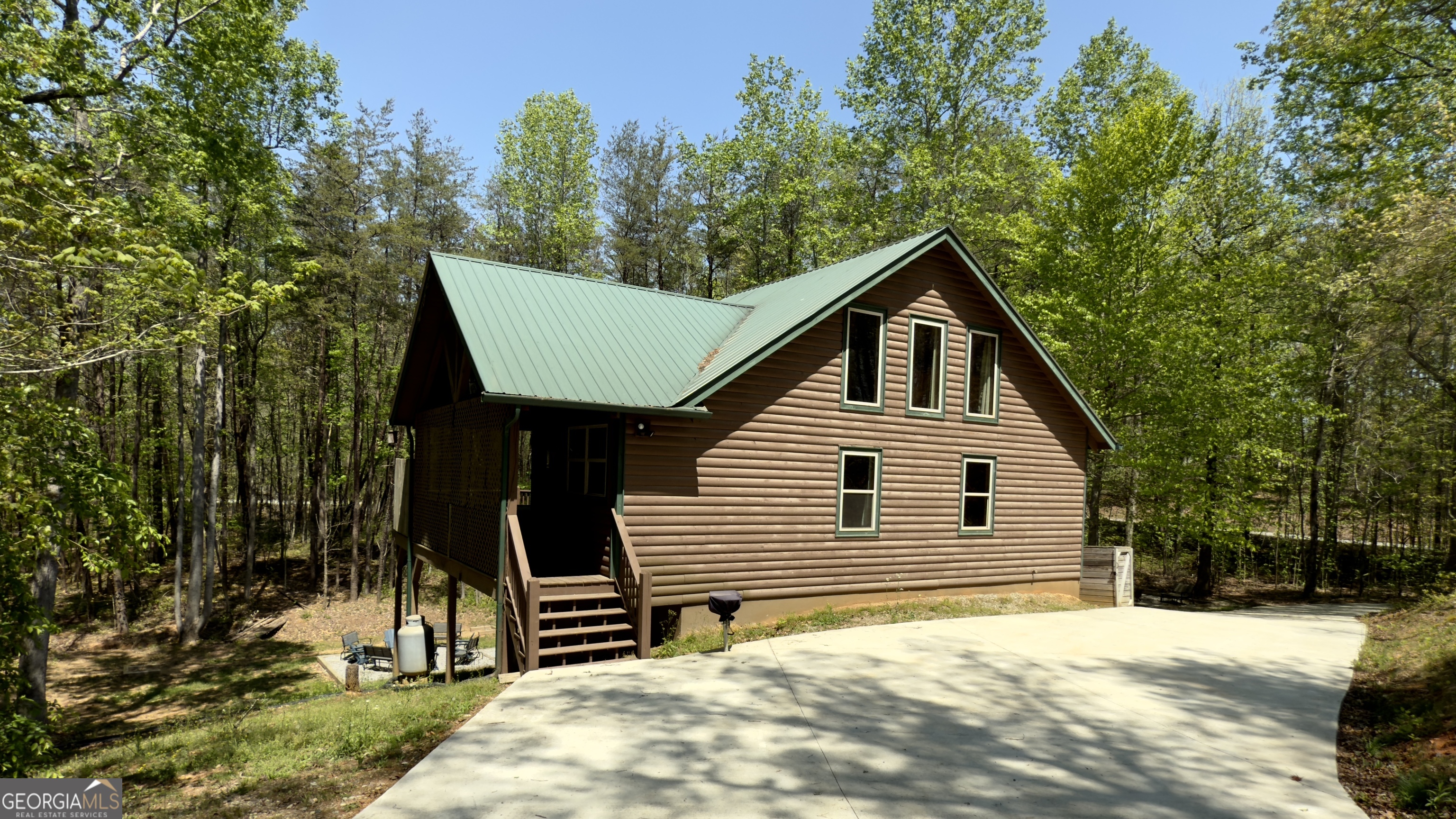469 Vista View Place Cleveland, GA 30528 - Photo 30 of 39 a front view of a house with a yard