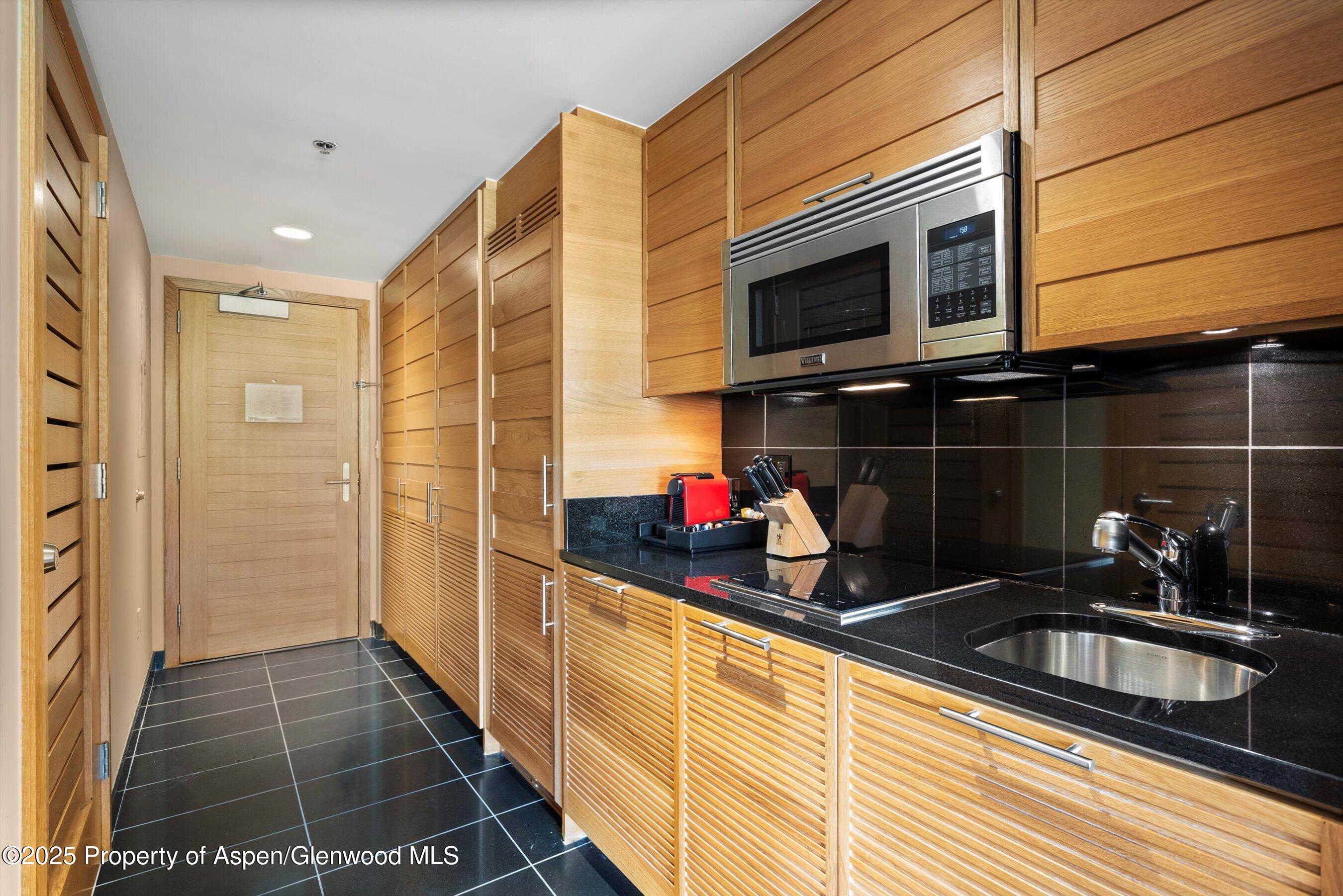 130 Wood Road, Unit 614 Snowmass Village, CO 81615 - Photo 11 of 14 07-130WoodRdUnit614_250612003