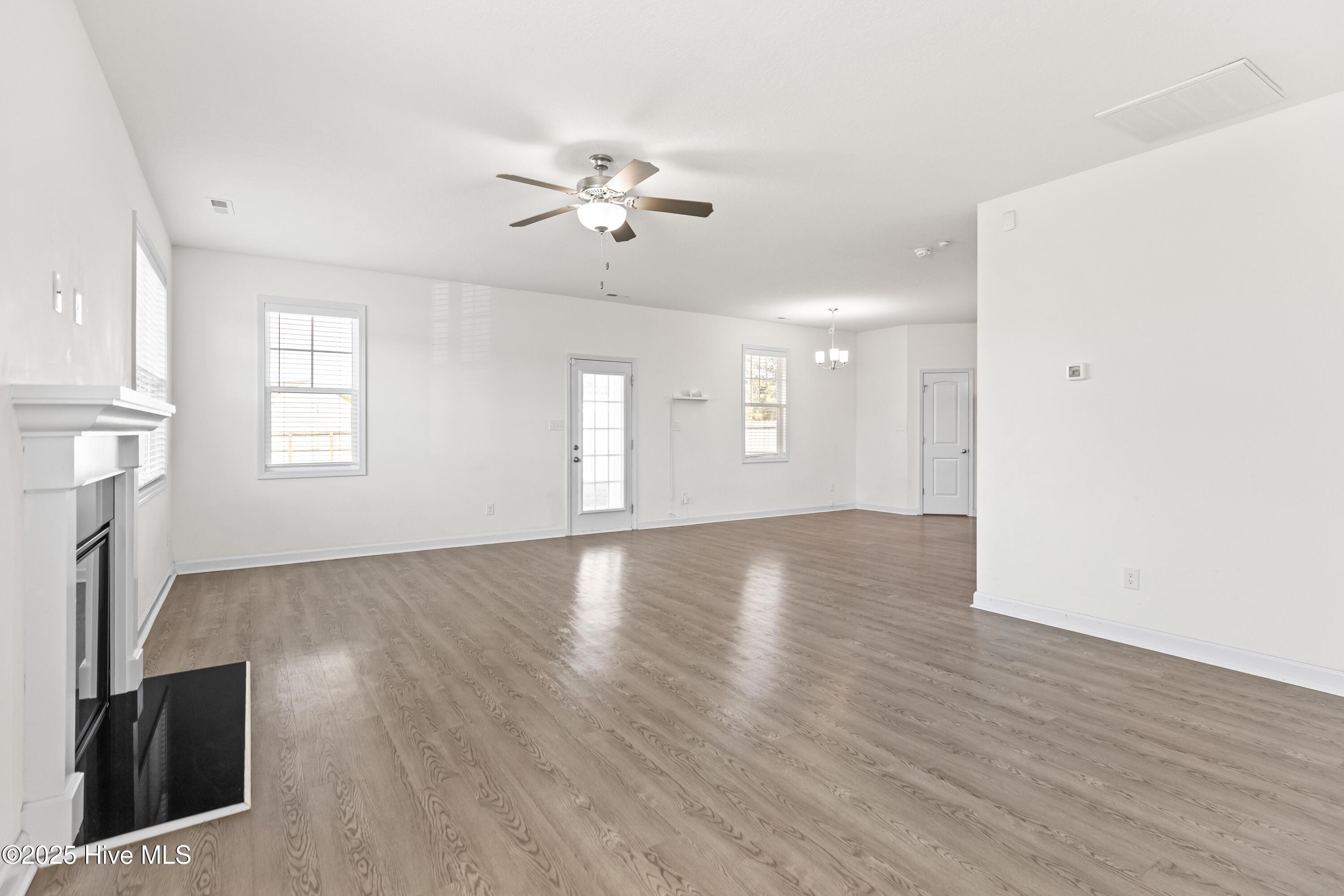 113 Longhorn Road Jacksonville, NC 28546 - Photo 7 of 46 5