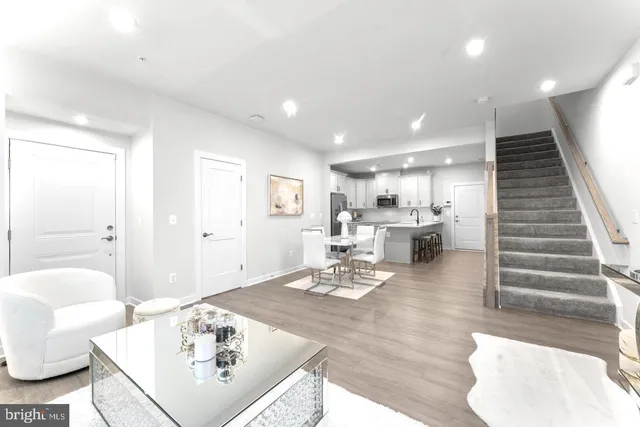 $624,900 | 43785 Transit Square, Ashburn, VA 20147