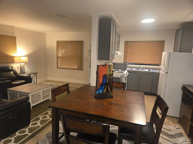 $1,395 | 1012 West Hernandez Street, Pensacola, FL 32501