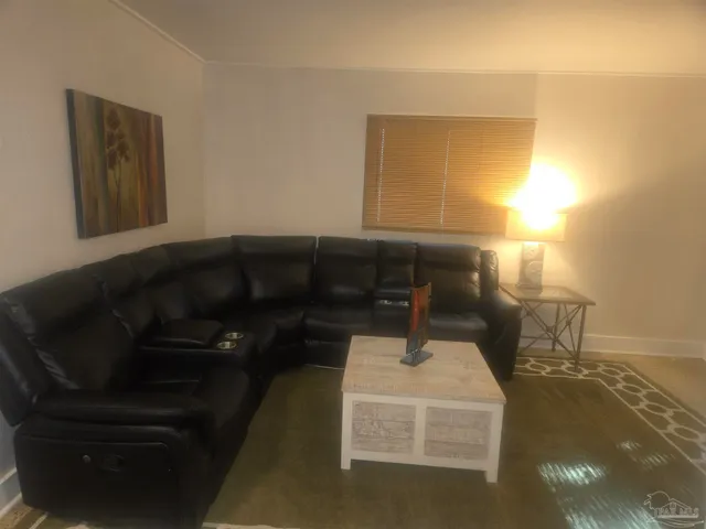 $1,395 | 1012 West Hernandez Street, Pensacola, FL 32501