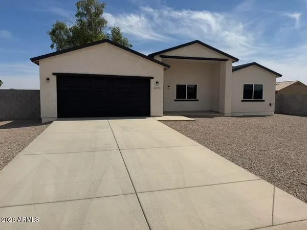 $1,900 | 15235 South Country Club Drive, Arizona City, AZ 85123