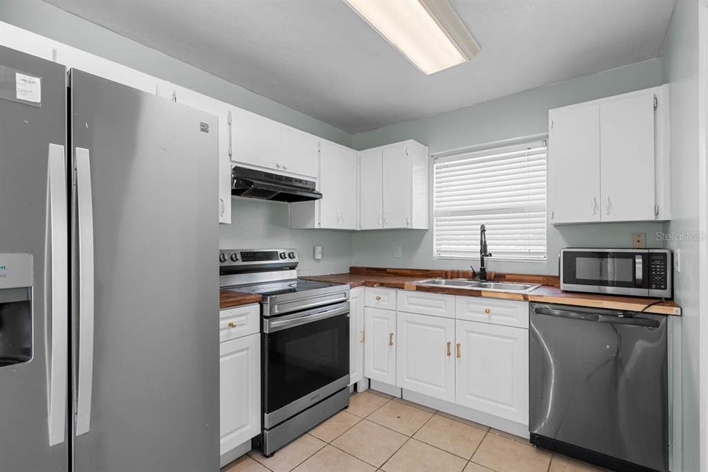 1424 Vinetree Drive Brandon, FL 33510 - Photo 10 of 28