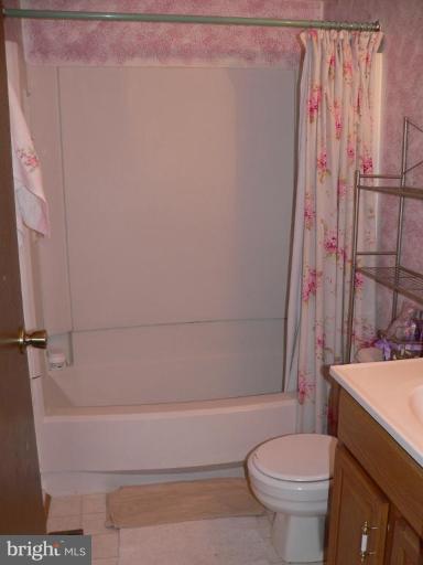 1417 Farmcrest Way Silver Spring, MD 20905 - Photo 18 of 18 Full bathroom on upper level