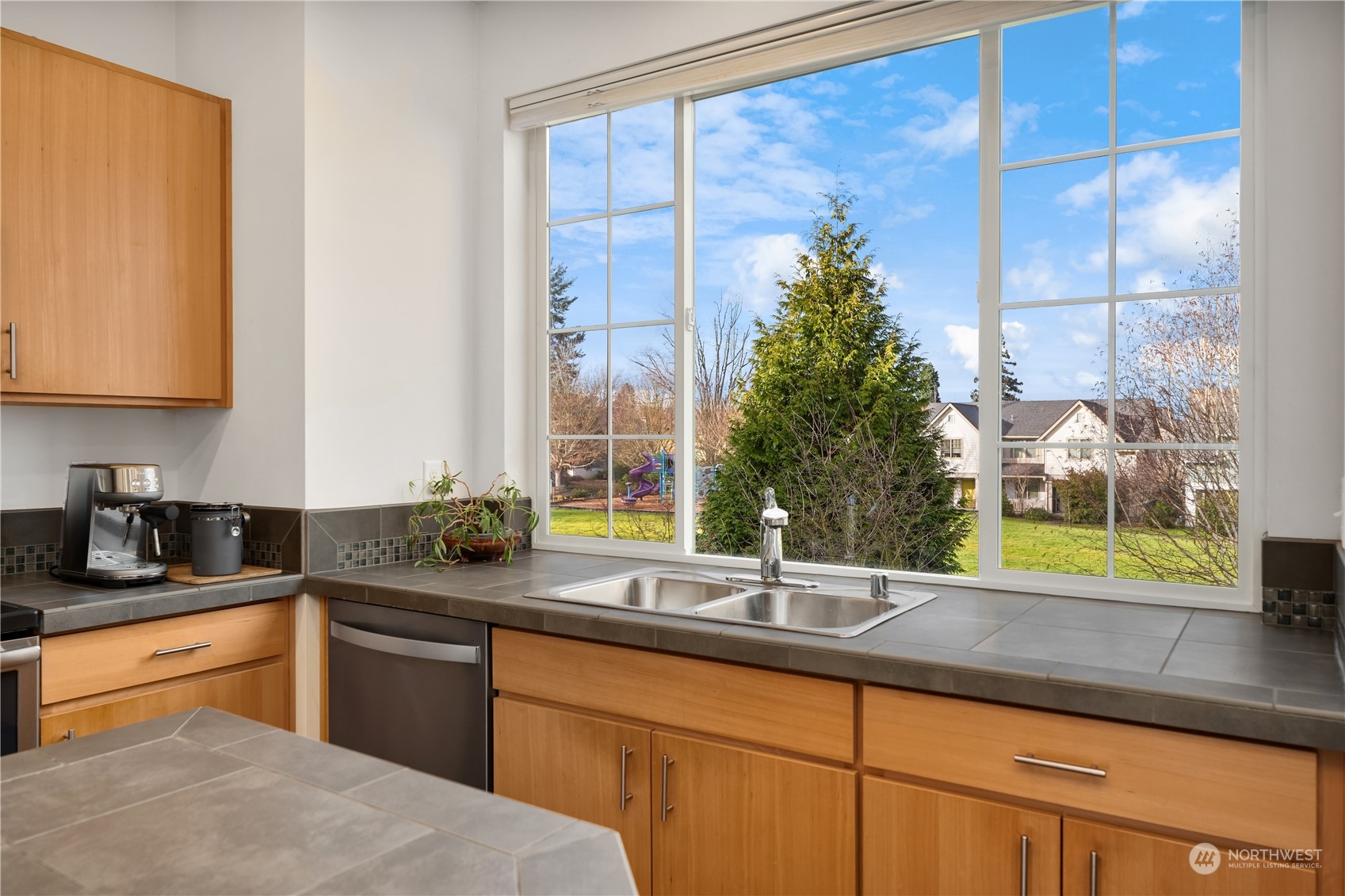 6416 High Point Drive Southwest Seattle, WA 98126 - Photo 8 of 23 Gallery Image 8