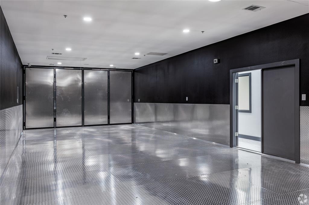 1303 Dragon Street, Unit A A Dallas, TX 75207 - Photo 3 of 3 a view of an empty room