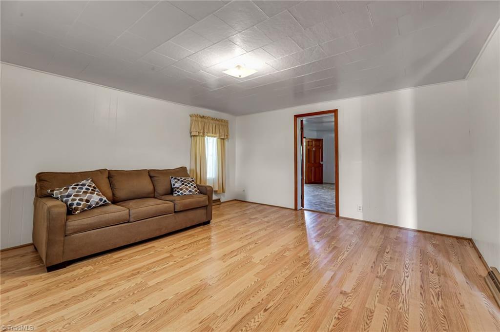 1090 Watt Stevens Road Danbury, NC 27016 - Photo 20 of 49 Living Room