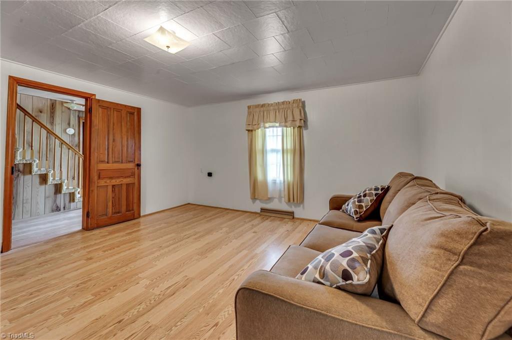 1090 Watt Stevens Road Danbury, NC 27016 - Photo 2 of 49 Living Room
