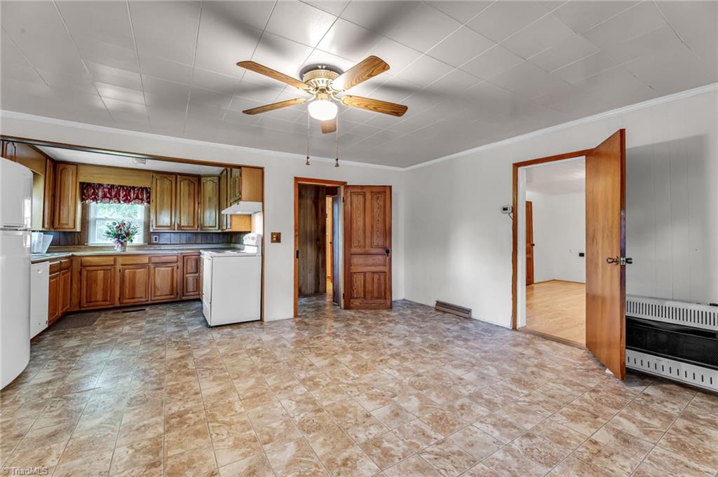 1090 Watt Stevens Road Danbury, NC 27016 - Photo 23 of 49 Dining Room
