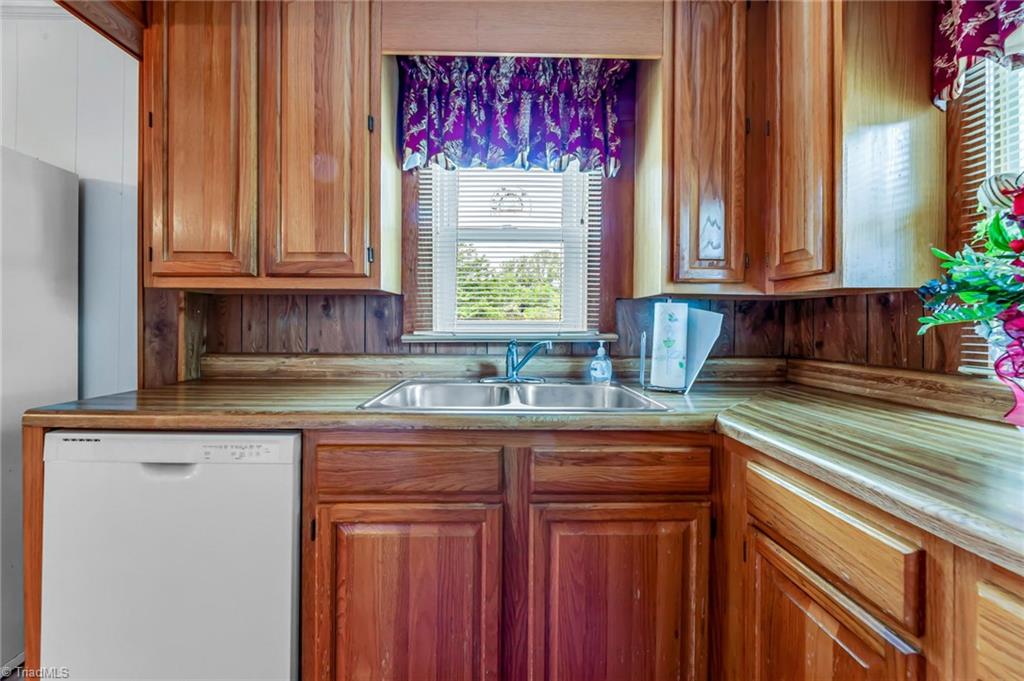 1090 Watt Stevens Road Danbury, NC 27016 - Photo 27 of 49 Gallery Image 27
