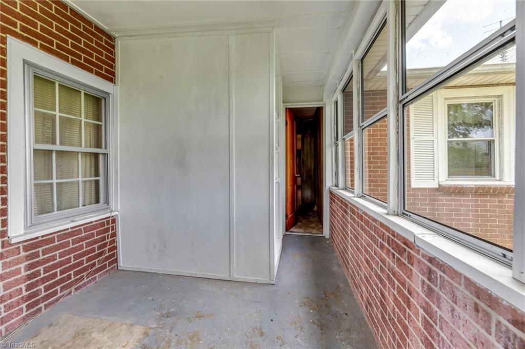 1090 Watt Stevens Road Danbury, NC 27016 - Photo 30 of 49 Sunroom
