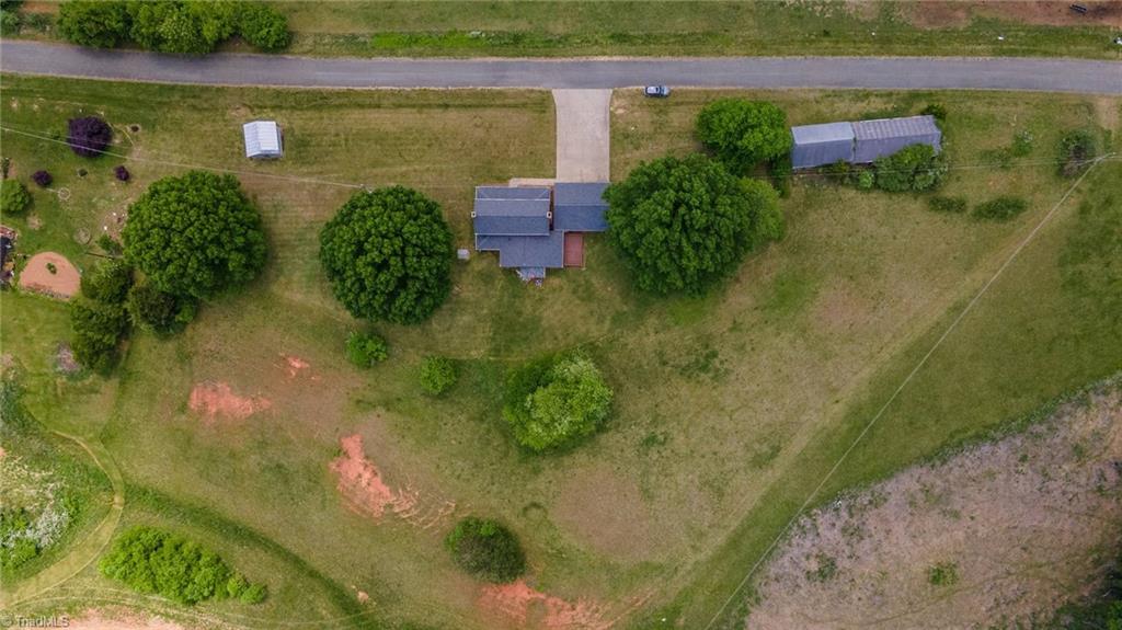 1090 Watt Stevens Road Danbury, NC 27016 - Photo 8 of 49 Gallery Image 8