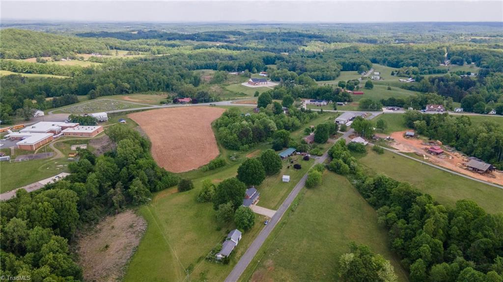 1090 Watt Stevens Road Danbury, NC 27016 - Photo 9 of 49 Gallery Image 9